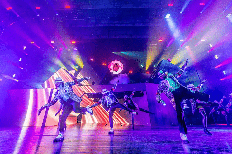 Chris Brown Concert Get Ready for an Unforgettable Experience - Stage Design and Visual Effects Chris Brown Concert Get Ready for an Unforgettable Experience - Stage Design and Visual Effects