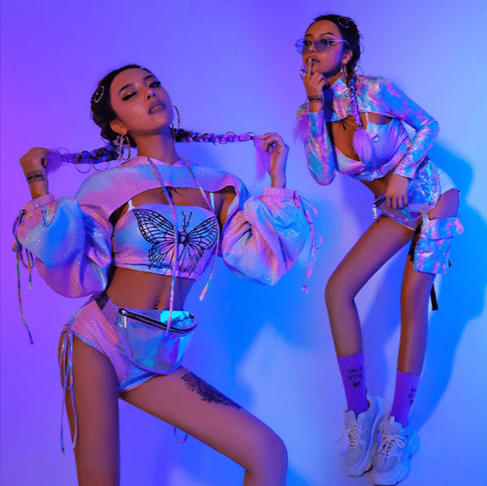 Neon and futuristic rave wear (Rave Outfit Ideas) Neon and futuristic rave wear (Rave Outfit Ideas)