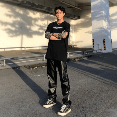 Indoor Concert Outfits for Men 2